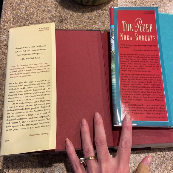 2 Nora Roberts Hardcover Books The Reef & Birthright - Picture 9 of 16